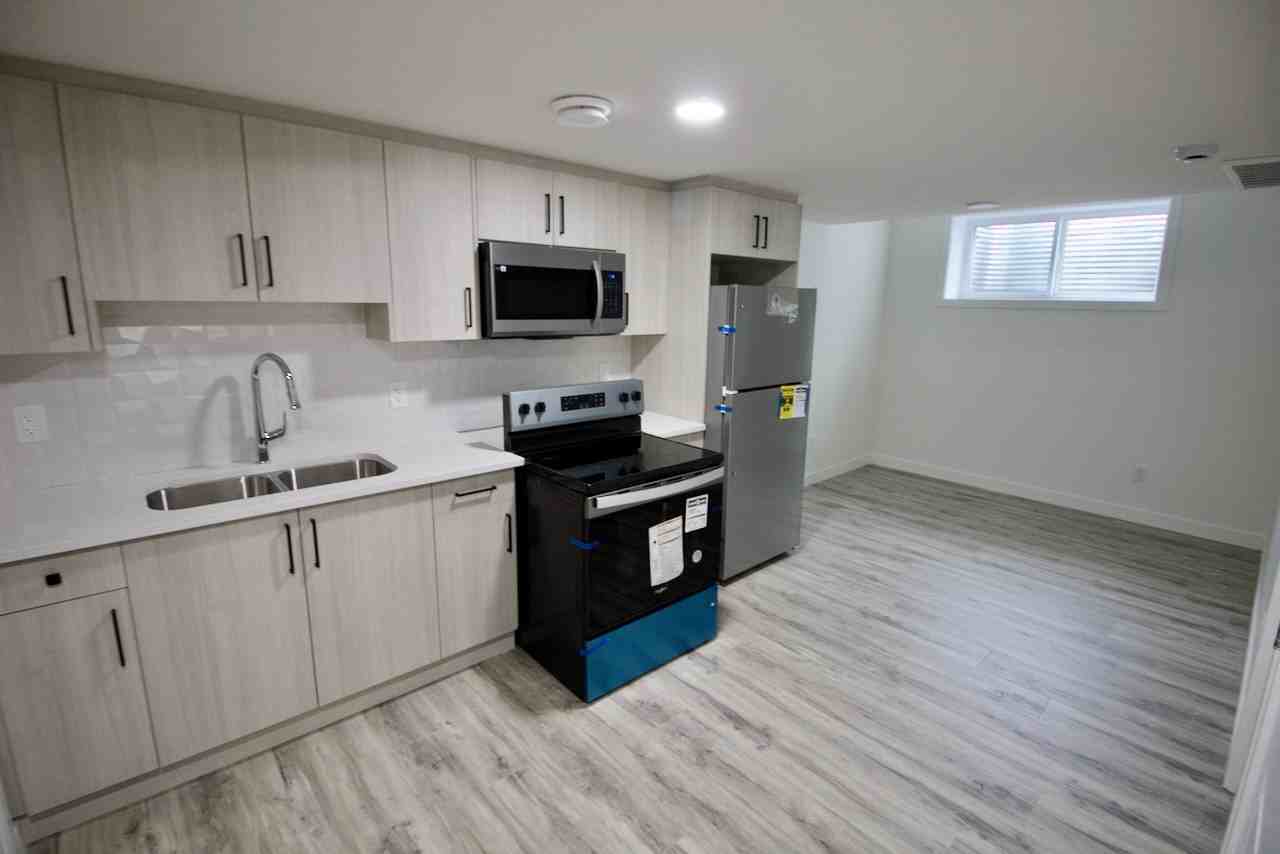 8841 Carson Way Sw Bsmt, Edmonton, AB T6W 5B8, CAN