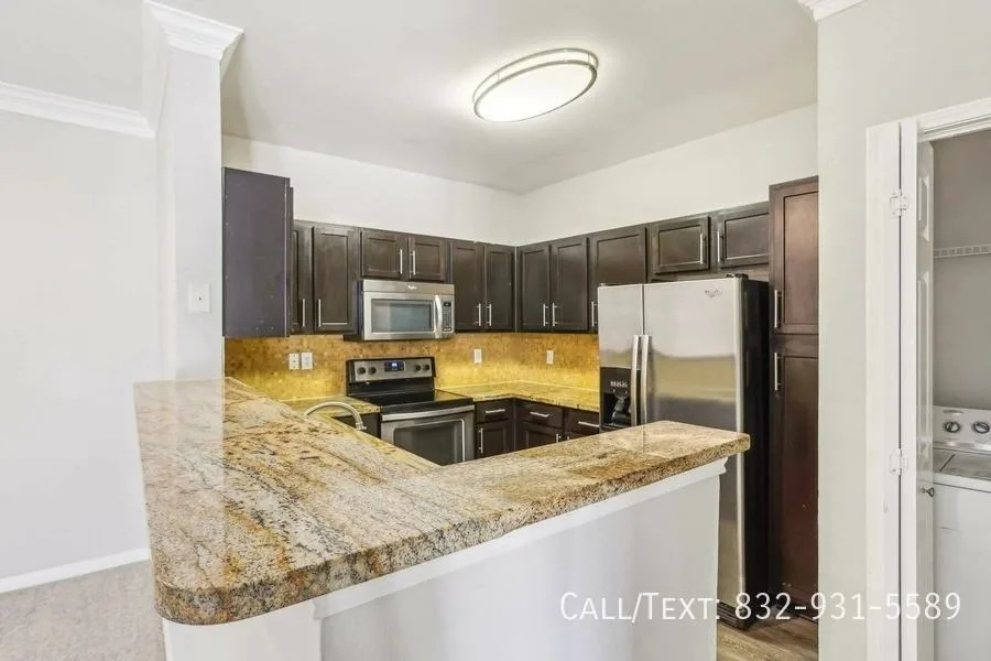 5000 Hidalgo Street, Houston, TX 77056, USA