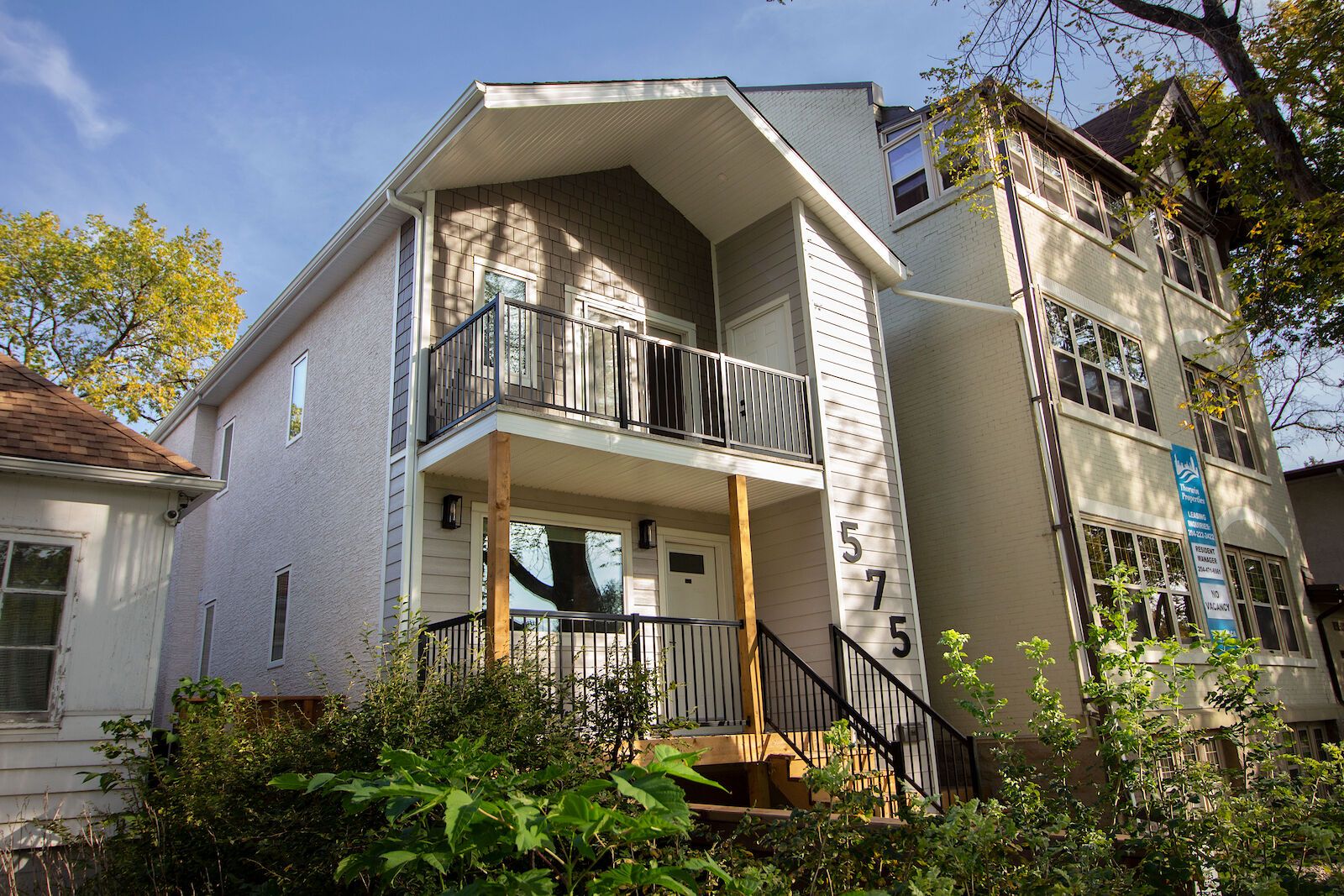 Spacious 2-Bedroom, 2-Bathroom Corydon Village Apartments with Heat, Water & High-Speed Internet Included. Pet-Friendly