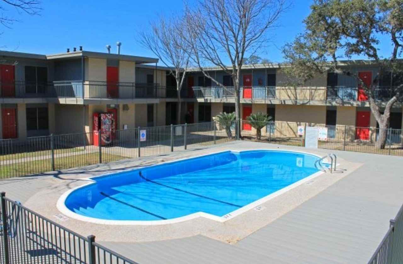 Hamilton Place Apartments