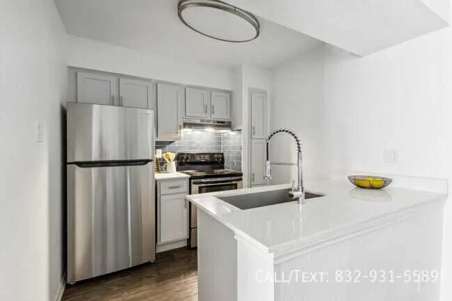 2301 W 18th St, Houston, TX 77008, USA