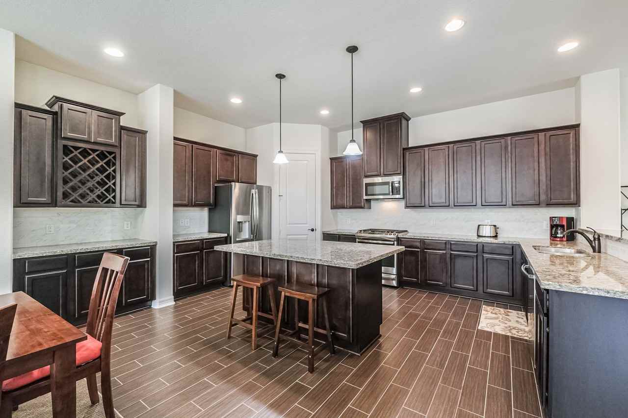 9 Laurelwood Dr, Houston, TX 77058, USA