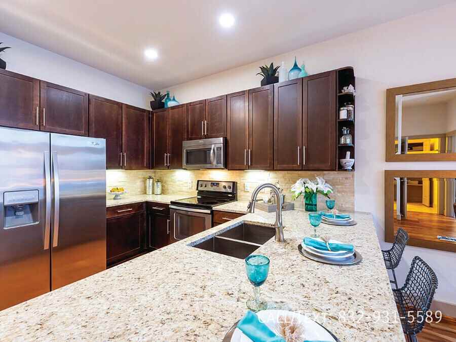 2099 Travis Street, Houston, TX 77002, USA