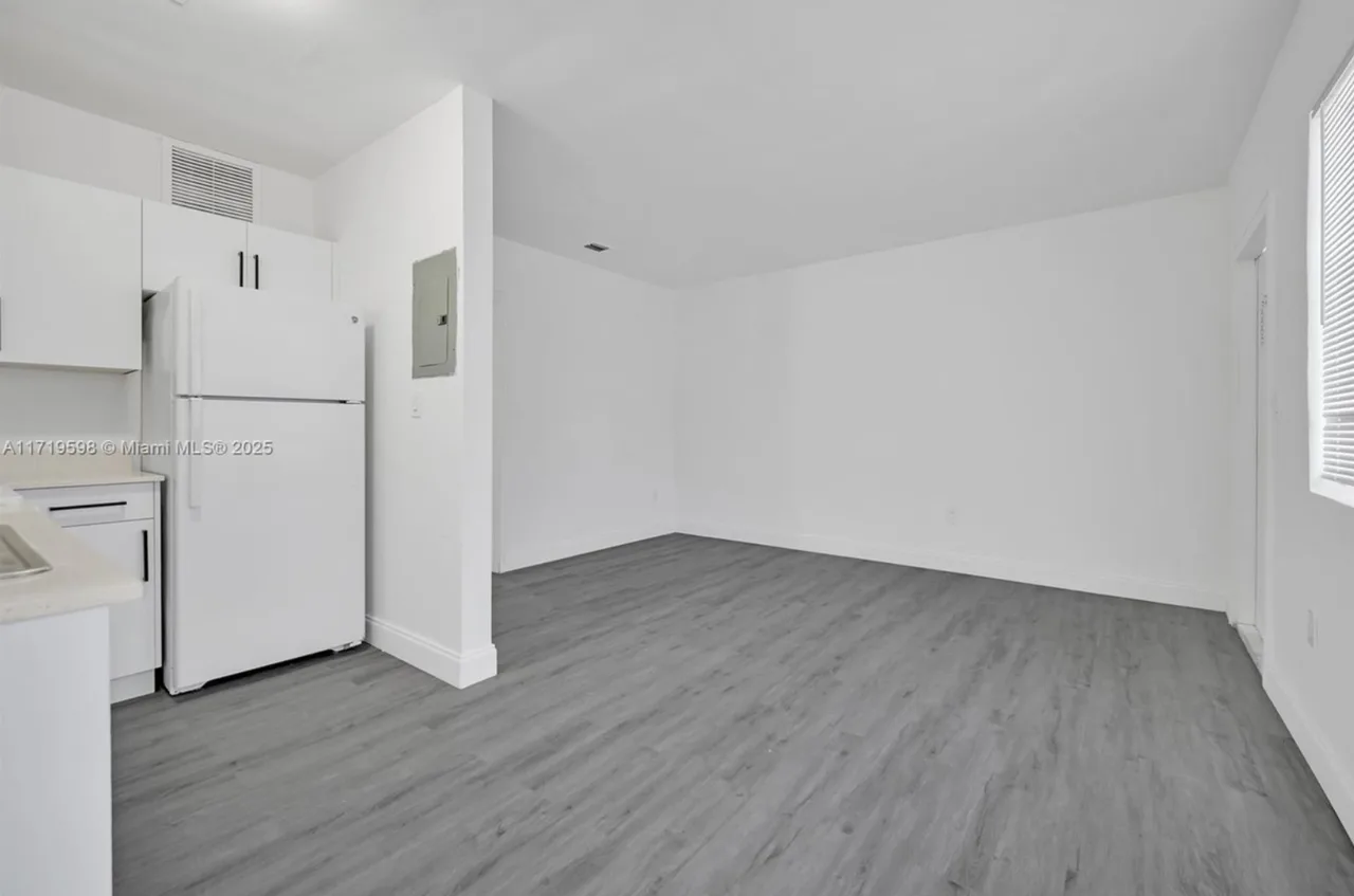 740 84th Street, Miami Beach, FL 33141, USA