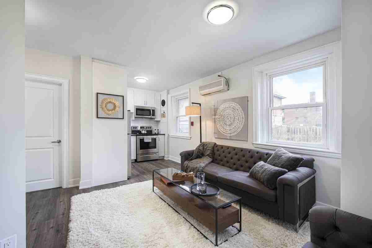 86 Tisdale St. S