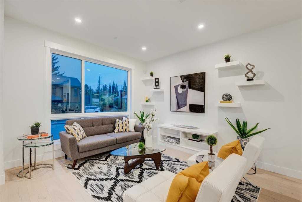 2103 5 Avenue Northwest, Calgary, AB T2N 0S6, CAN