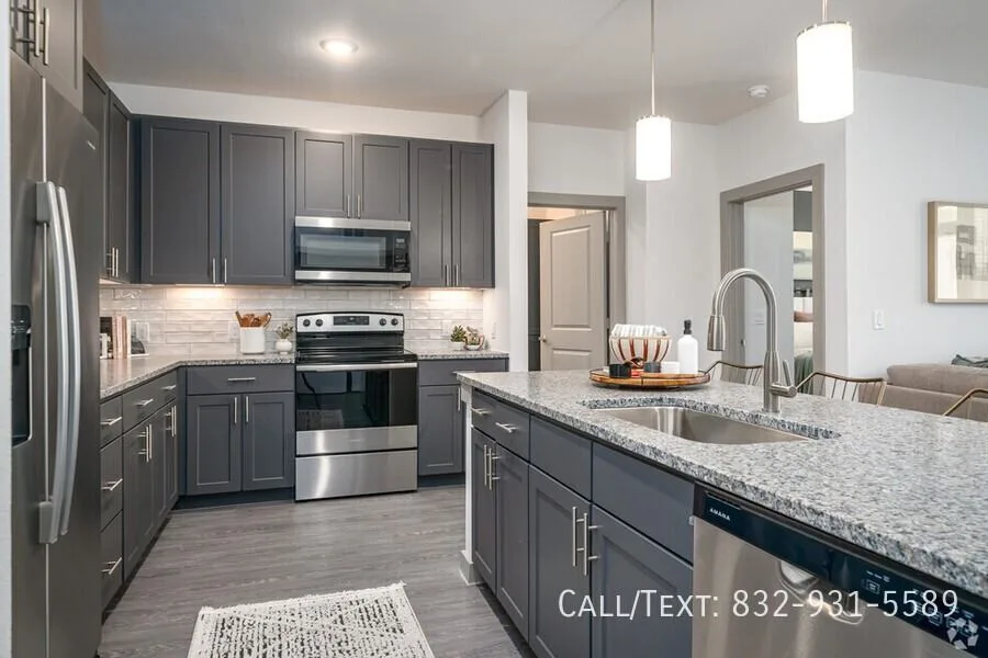 9424 Fannin St, Houston, TX 77045, USA