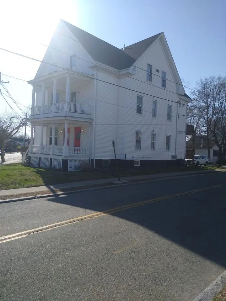 986 Smith St, Providence
