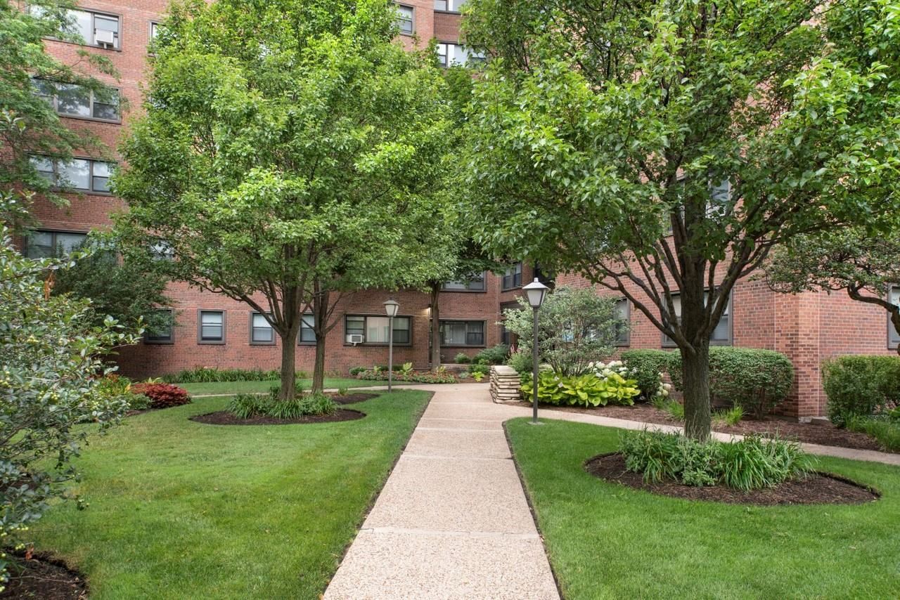 5550 S Dorchester