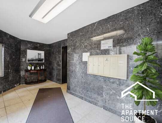 4225 North Paulina Street, Chicago, IL 60613, US