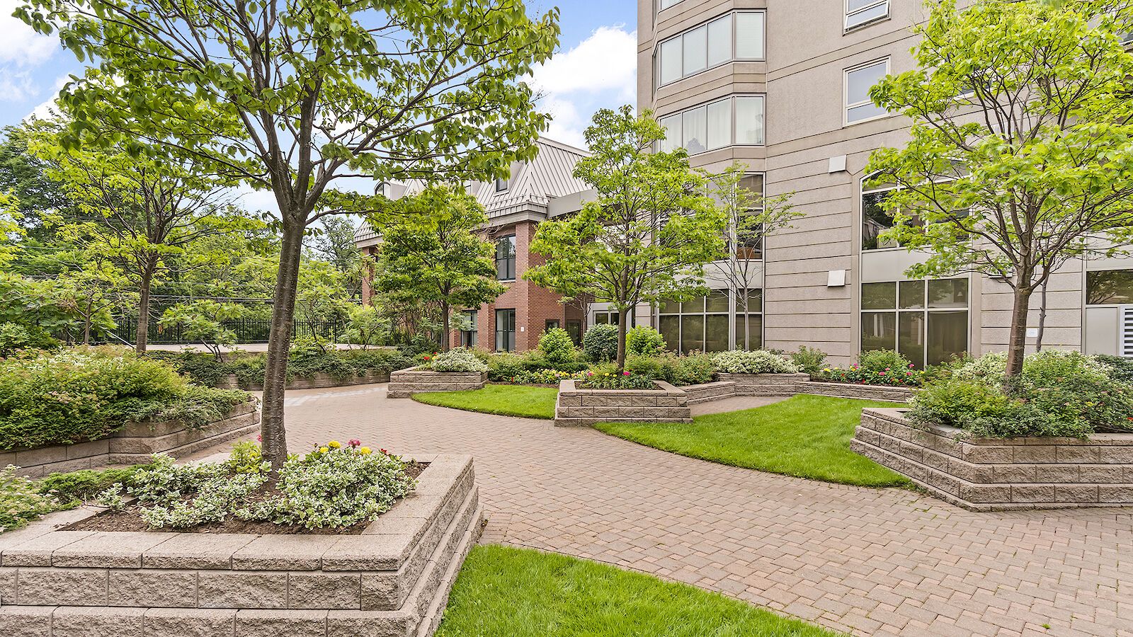 Summer Crest Apartments