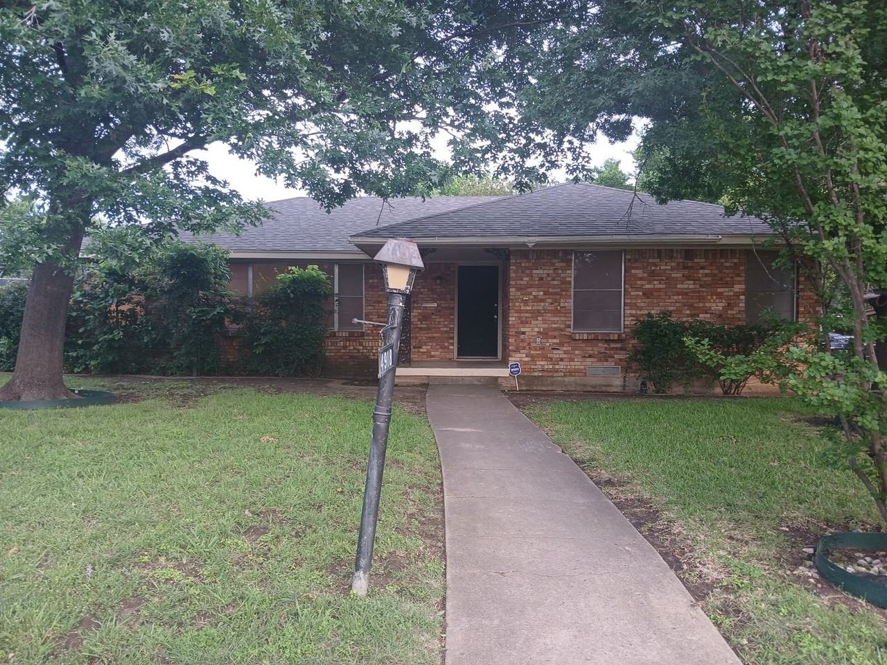 4918 Rockport Drive, Dallas, TX 75232, USA
