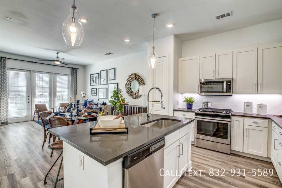 11200 Lockwood Road, Houston, TX 77044, USA