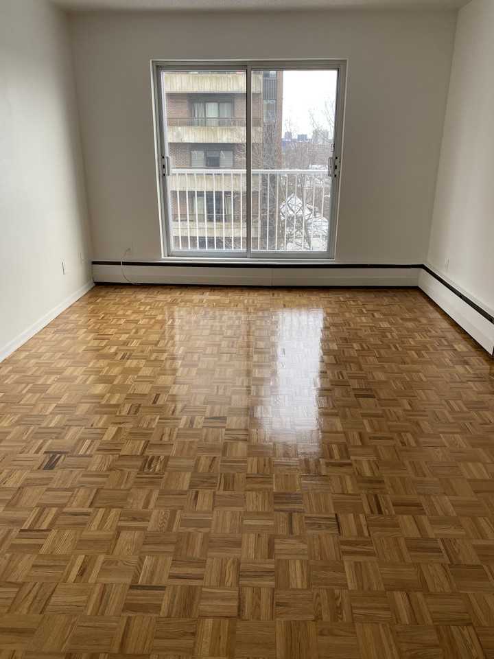 330 Chapel St, Ottawa, ON K1N 7Z3, Canada