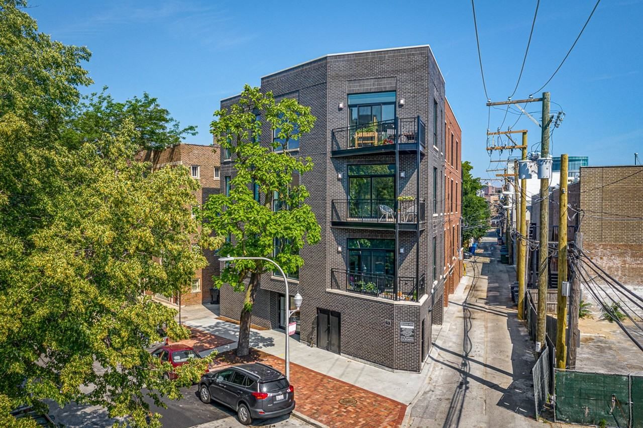 1050 W. Cornelia