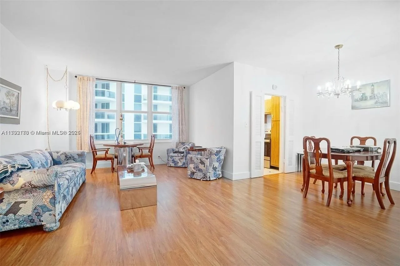 4747 Collins Ave, Miami, FL 33140, USA