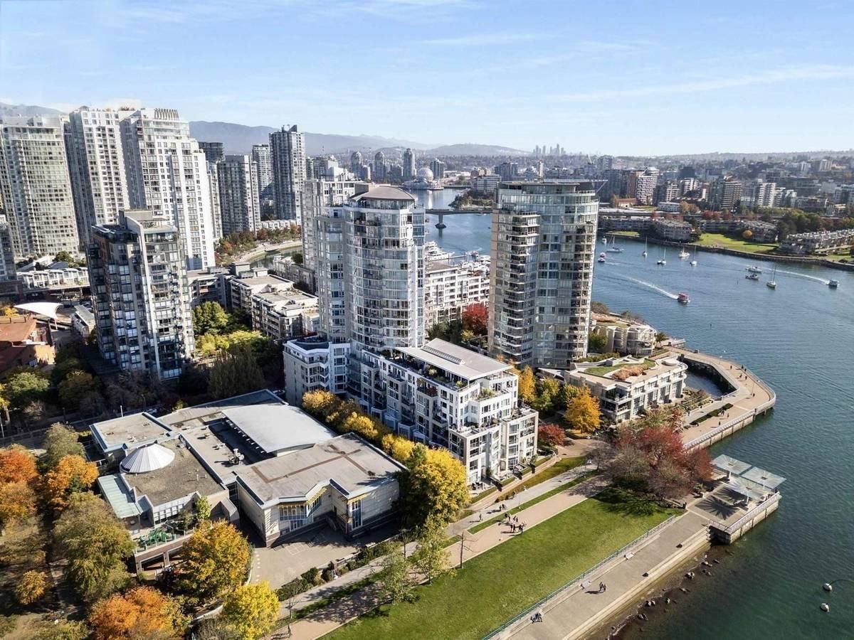 118 Drake Street, Vancouver, BC V6Z 2X1, CAN