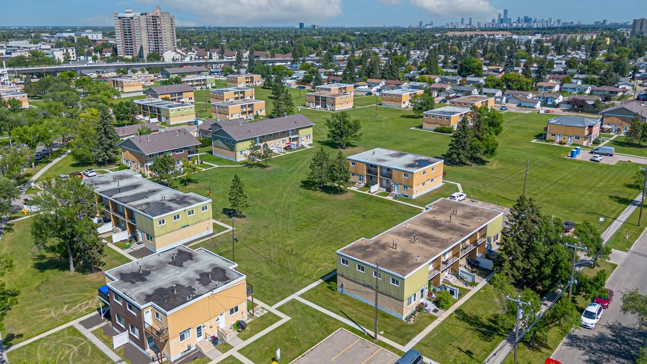 Elmwood Townhomes