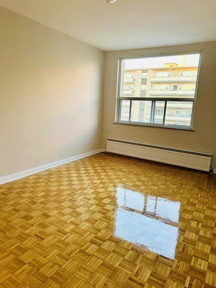 Eglinton Court Apartments