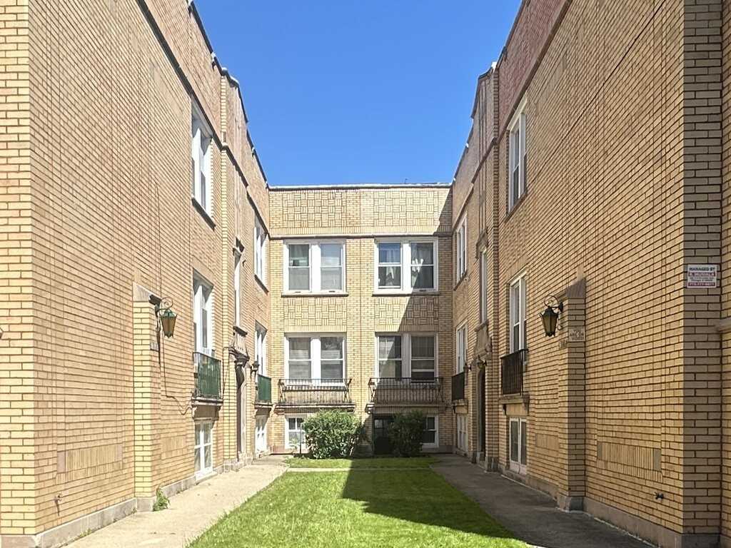 5817 N Saint Louis Ave, Chicago, IL 60659, USA