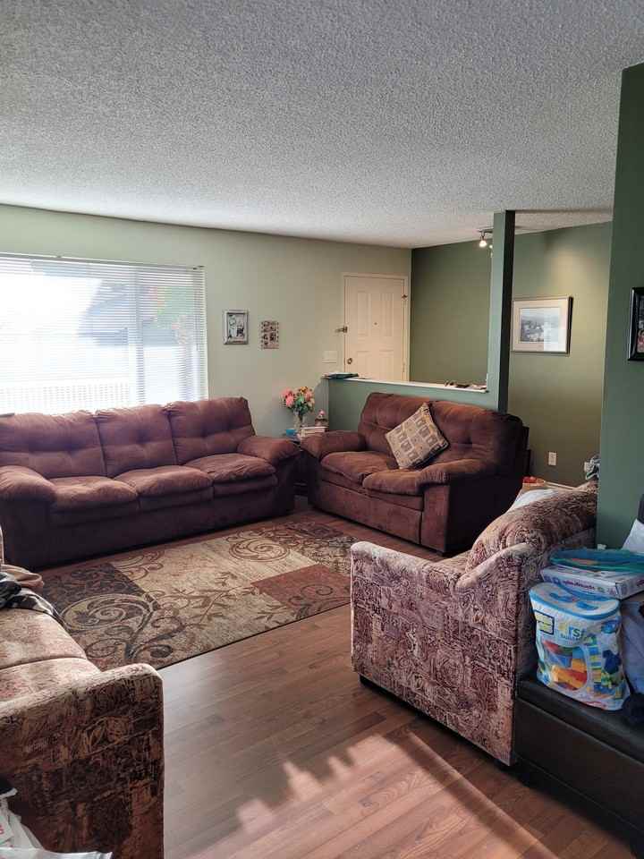 13923 72 Avenue, Surrey, BC V3W 2P6, CAN