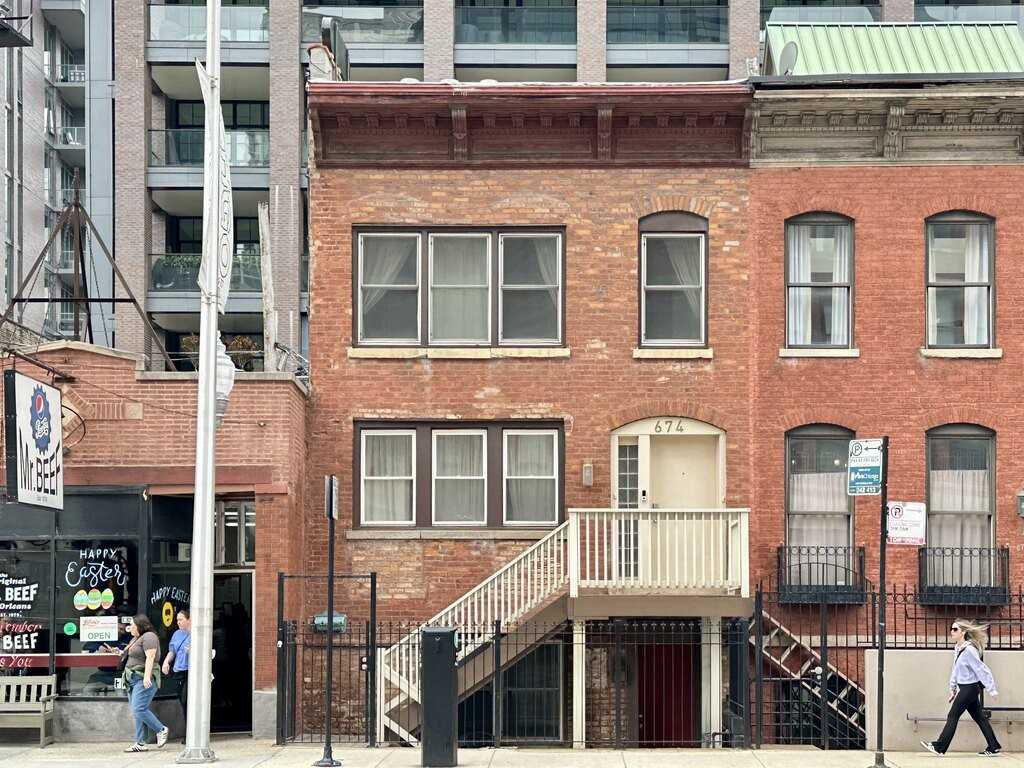 674 N Orleans St, Chicago, IL 60654, USA
