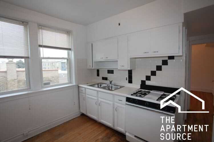 3052 W Berteau Ave Apt 3, Chicago, IL 60618, USA