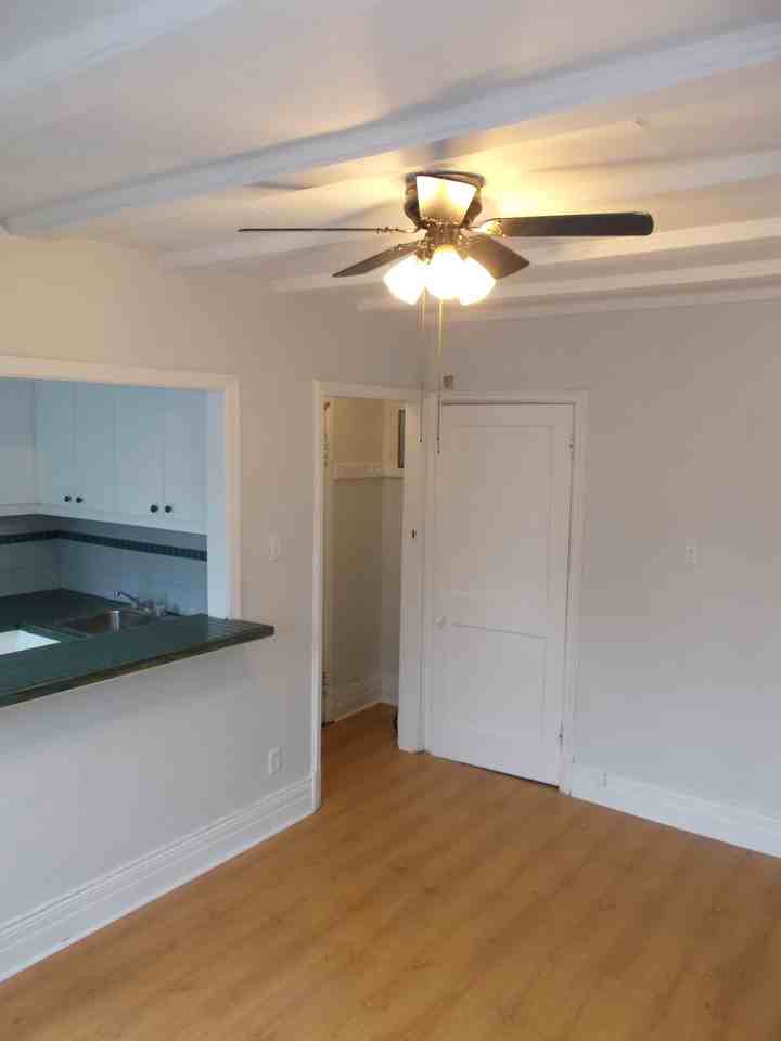 1865 Rue Sainte-Catherine O, Montréal, QC H3H 1M2, CAN