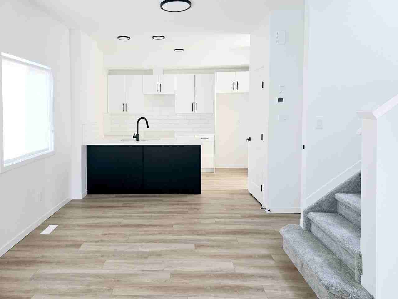 12021 90 St Nw, Edmonton, AB T5B 3Z2, CAN