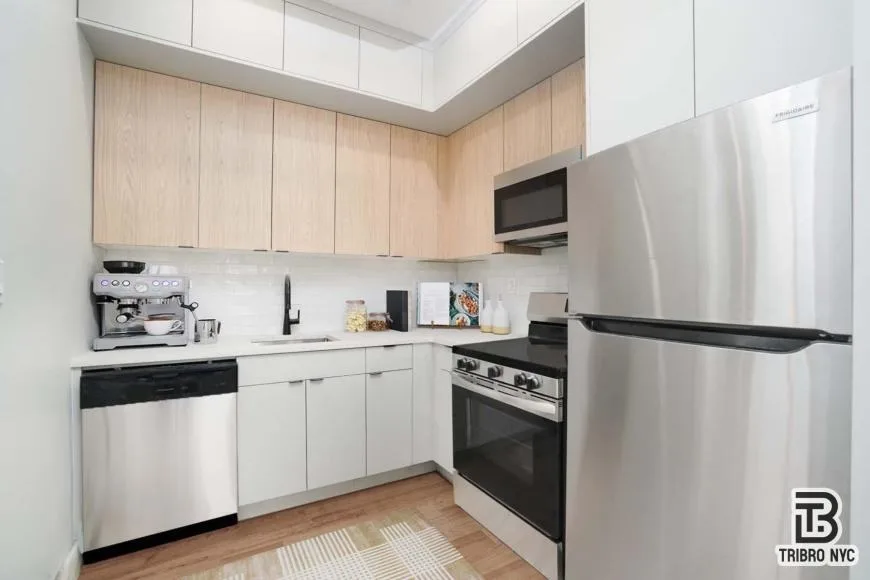 92 Manhattan Ave, Brooklyn, NY 11206, USA