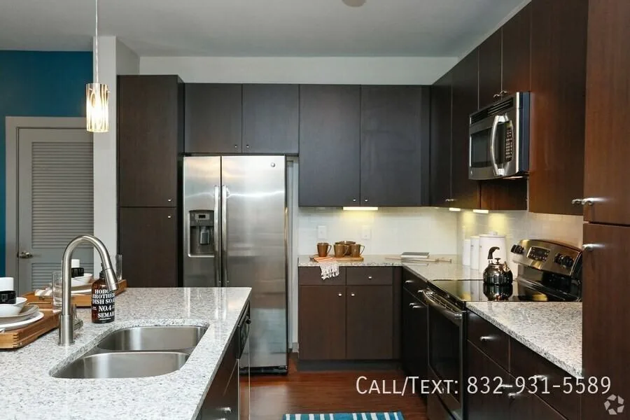 5700 Green Tree Rd, Houston, TX 77056, USA