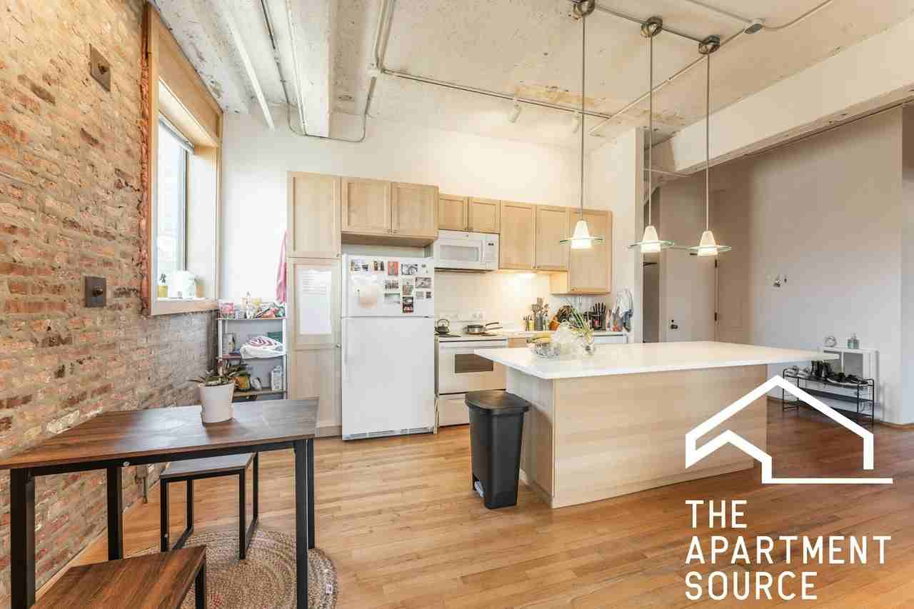 345 North Canal Street, Unit 3O4