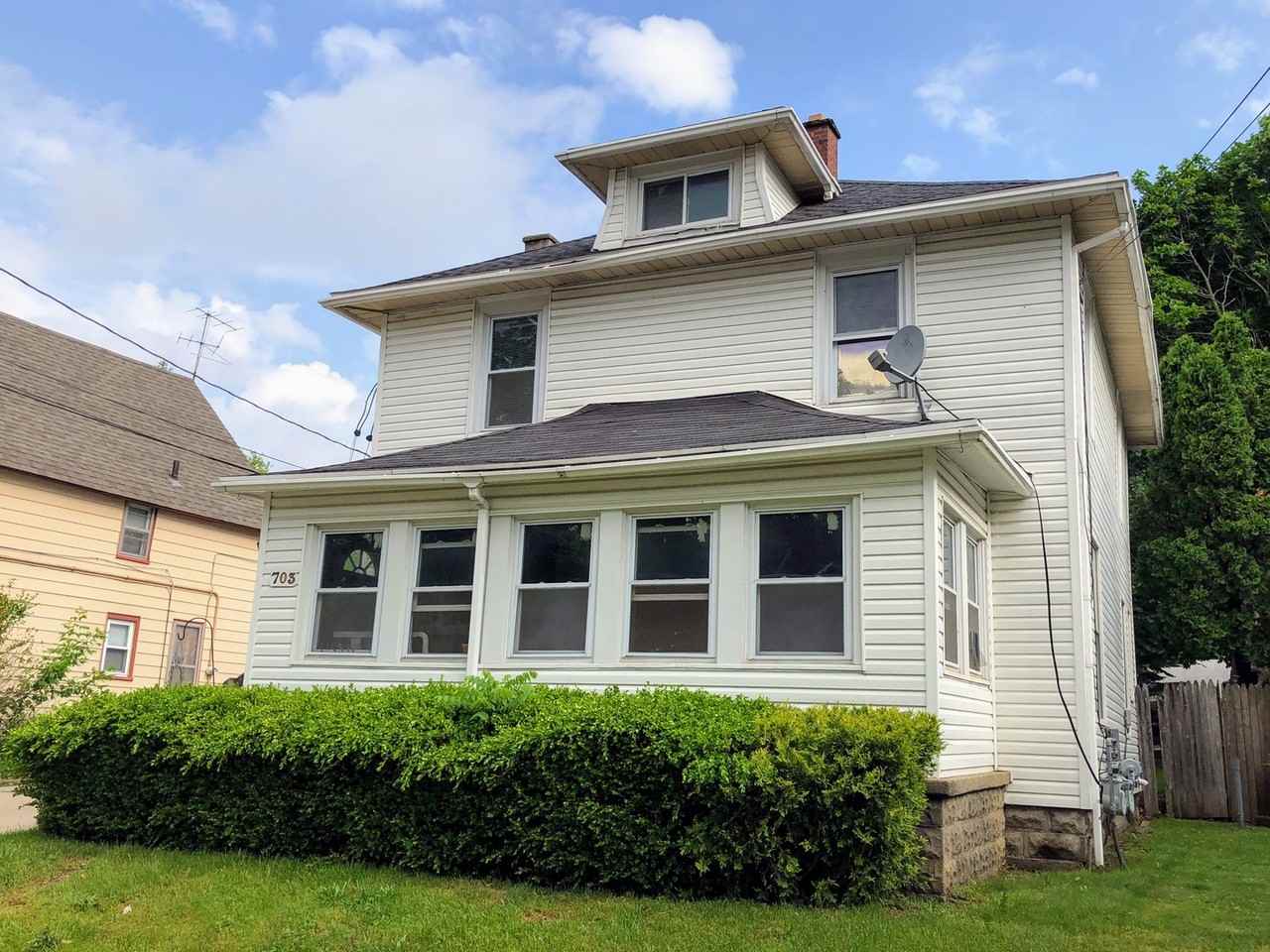 703 Spencer NE