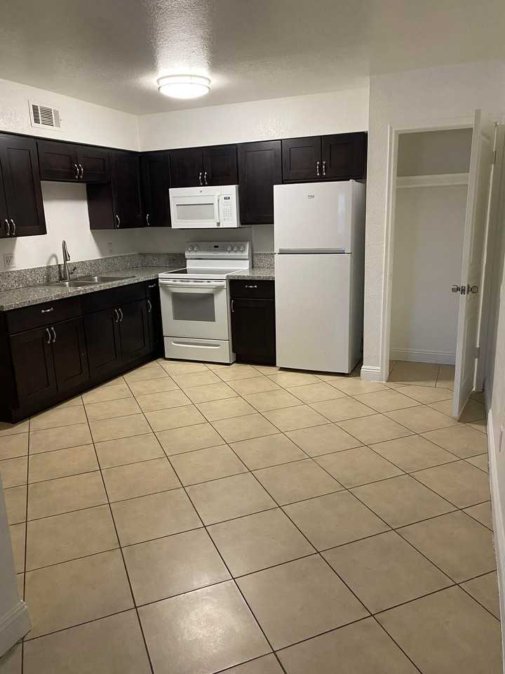 Wilshire Place