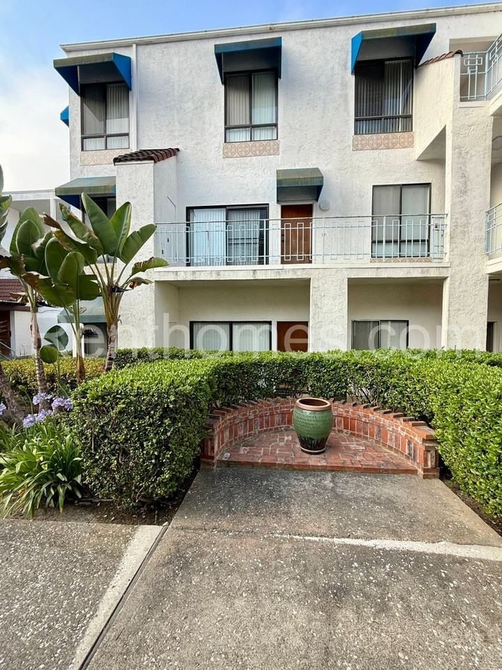 8320 Regents Rd, San Diego, CA 92122, USA