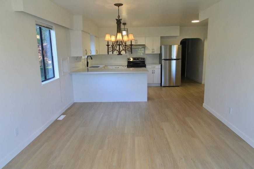 2406 West 8th Avenue, Vancouver, BC V6K 2B1, CAN