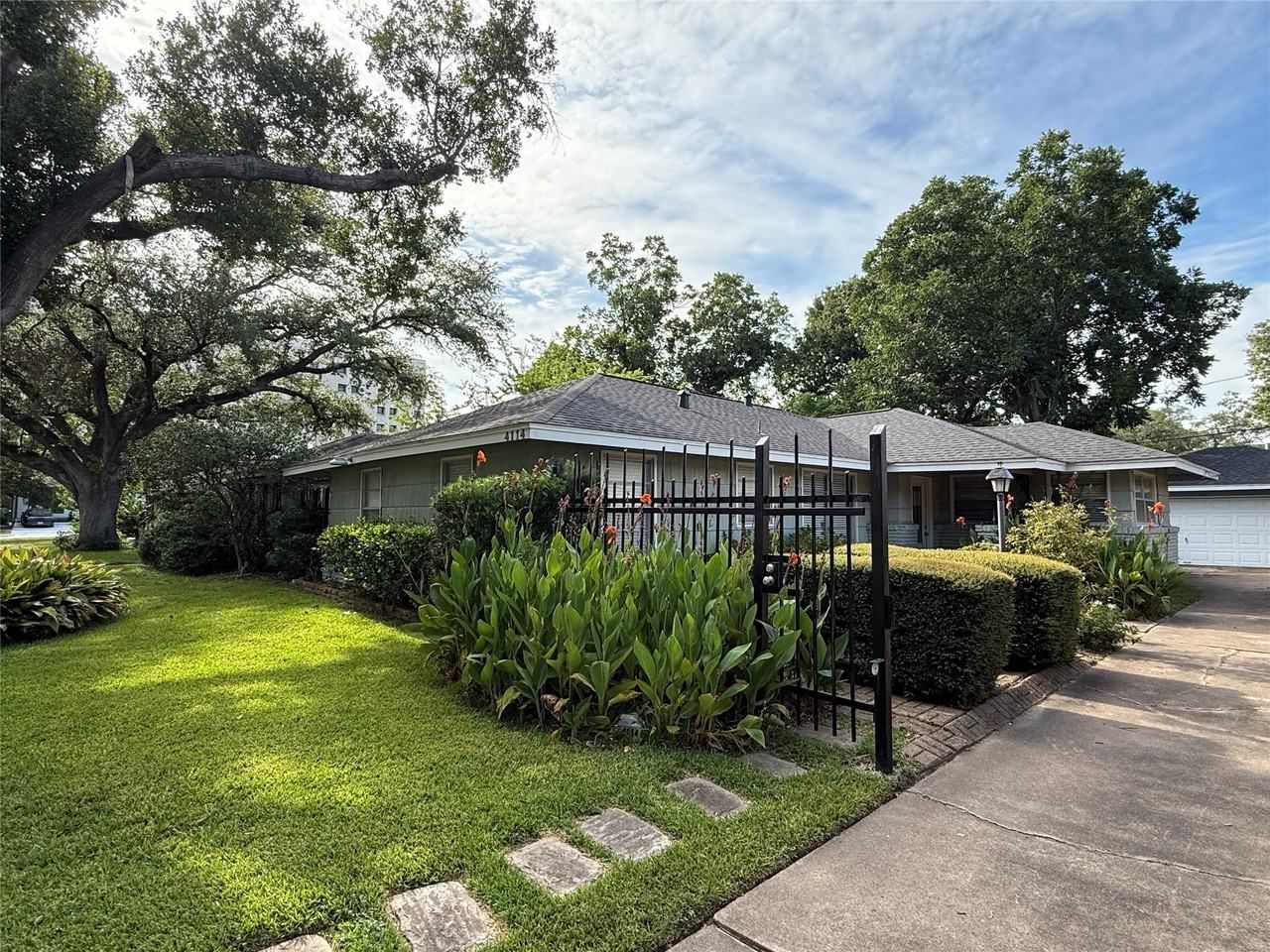 4114 Norfolk Street, Houston, TX 77027, USA