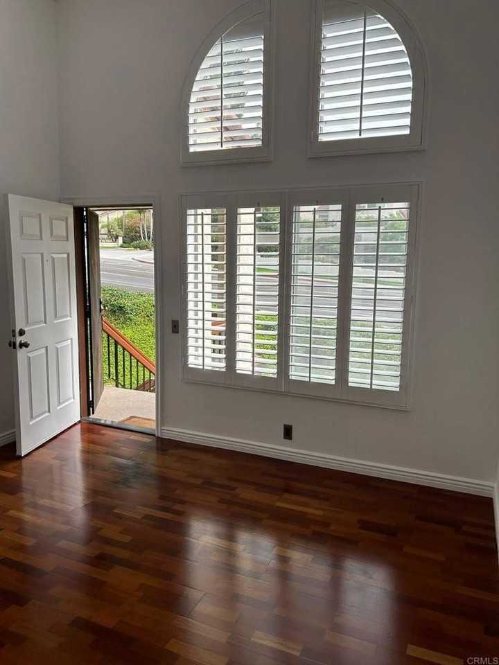 4040 Porte La Paz, San Diego, CA 92122, USA