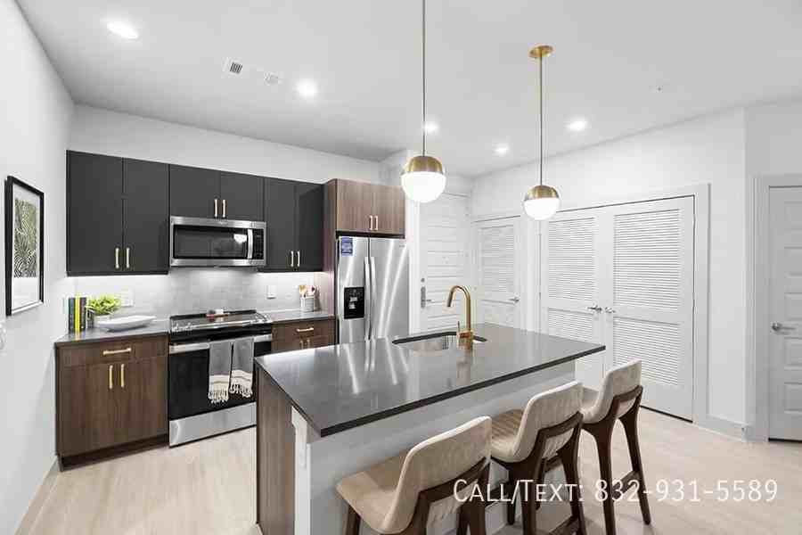 801 Lawrence St, Houston, TX 77007, USA