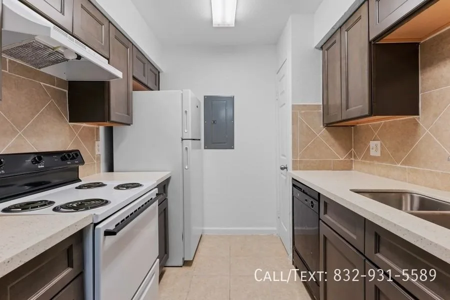 12701 Leader St, Houston, TX 77072, USA