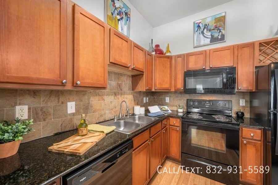 5298 Hidalgo St, Houston, TX 77056, USA