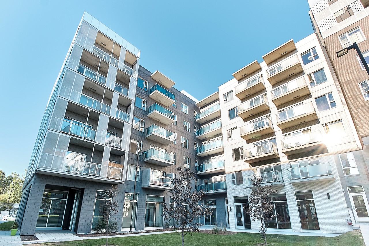 2542 Place Pierre-Falardeau