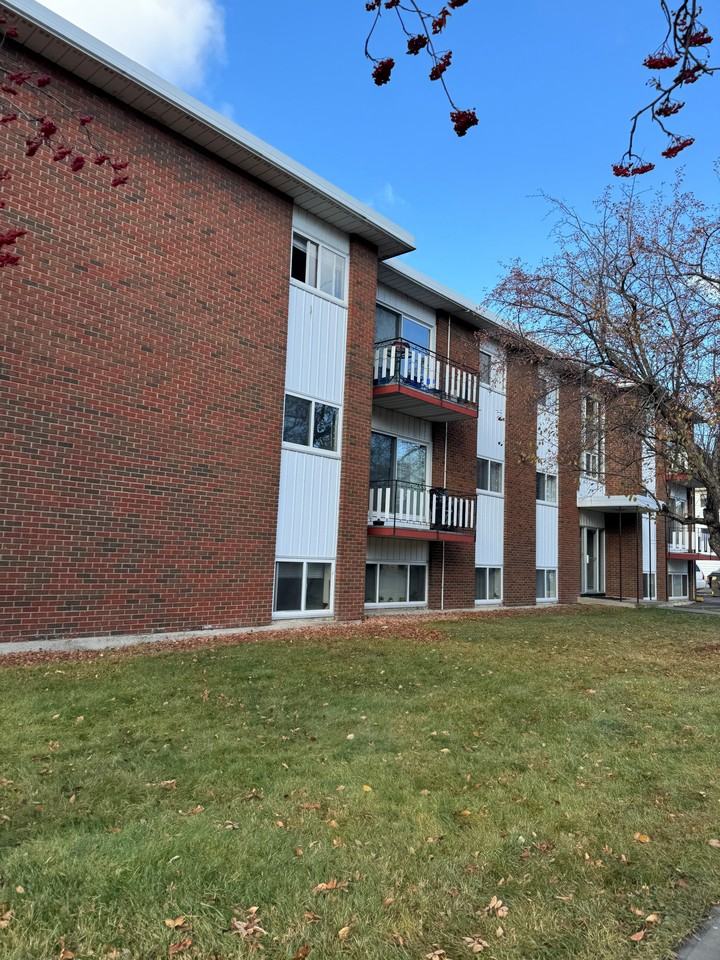 Glenmore Manor - 1 Month Free!