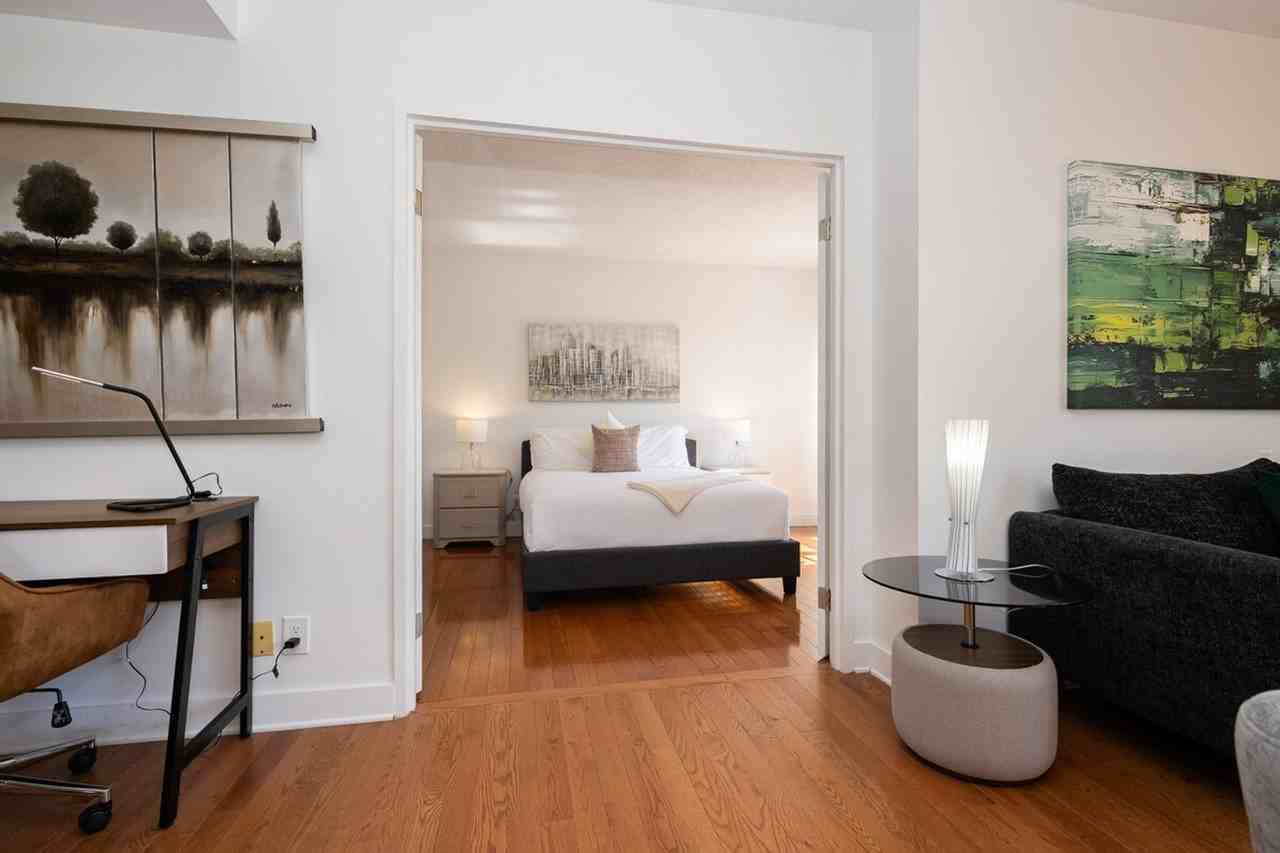 151 Av Atwater #1261844P, Montréal, QC H3J 2J4, CAN