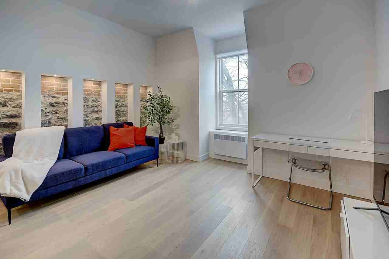 2312 Rue Sainte-Catherine E #1232663P, Montréal, QC H2K 2J4, CAN