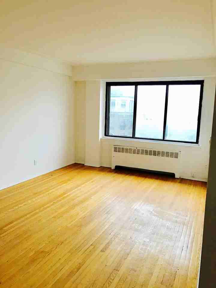 3455 Chemin de la Côte-des-Neiges, Montréal, QC H3H 1T8, CA