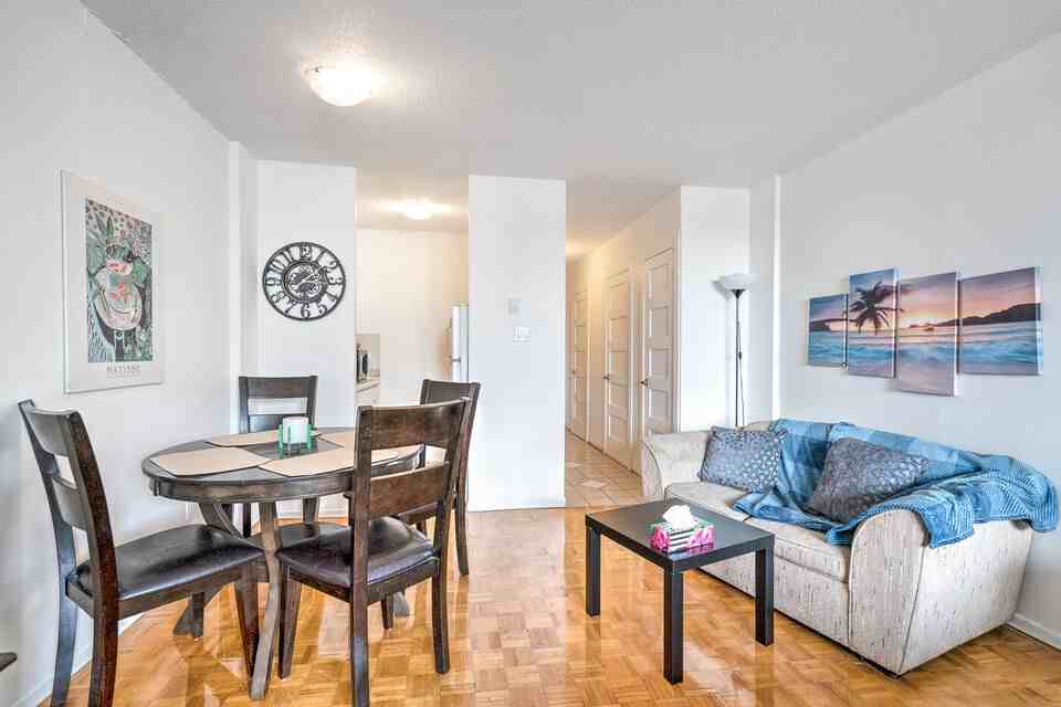 3475 Rue Saint-Urbain, Montréal, QC H2X 2N4, CAN