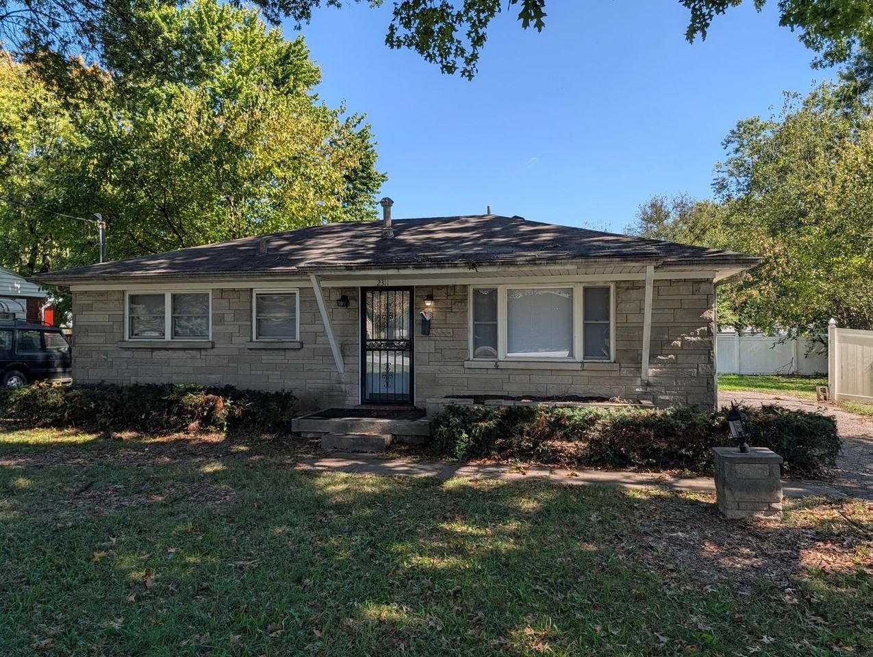 2311 Plantation Drive, Louisville, KY 40216, USA
