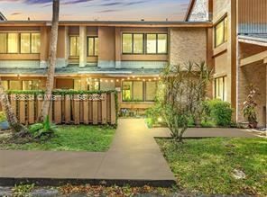 207 Wimbledon Lake Dr, Plantation, FL 33324, USA