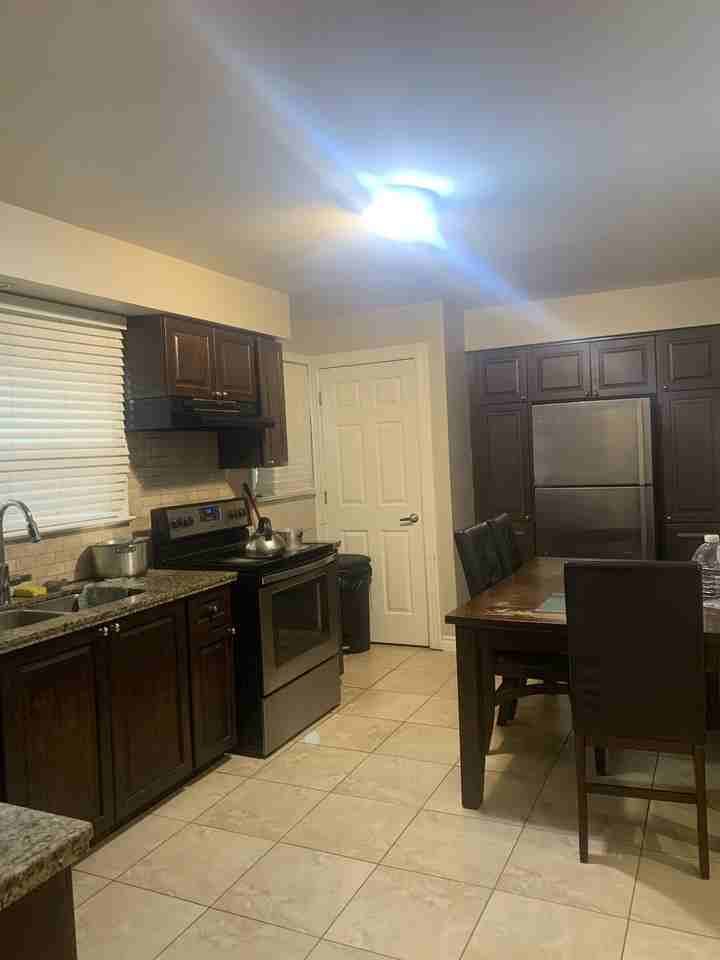 254 Upper Paradise Rd. Upper Unit, Hamilton